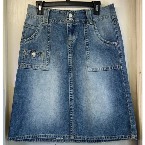 UNION BAY Womens Size 9 Medium Wash Distressed Pocket Skirt - Picture 1 of 10